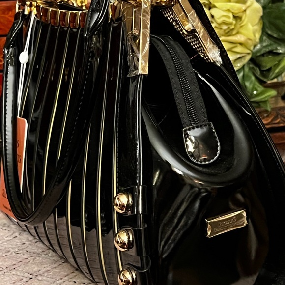 🌹BEVERLY HILLS LEATHER PATENT FINISH🌹VERY RICH - Picture 9 of 10